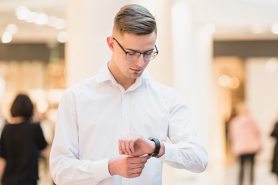 5 Tips for Someone Looking to Make Money Selling Watches